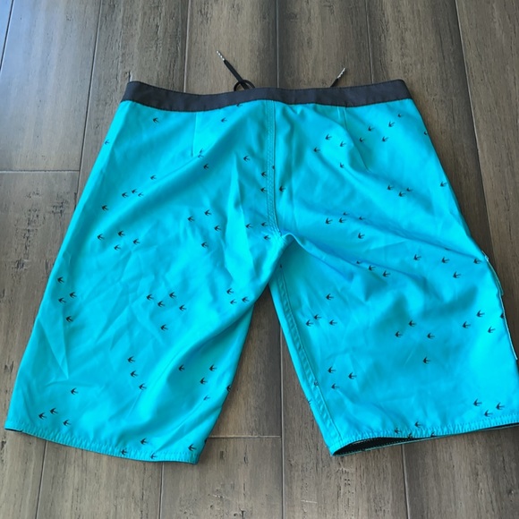 DC Boys Board shorts - Picture 3 of 4